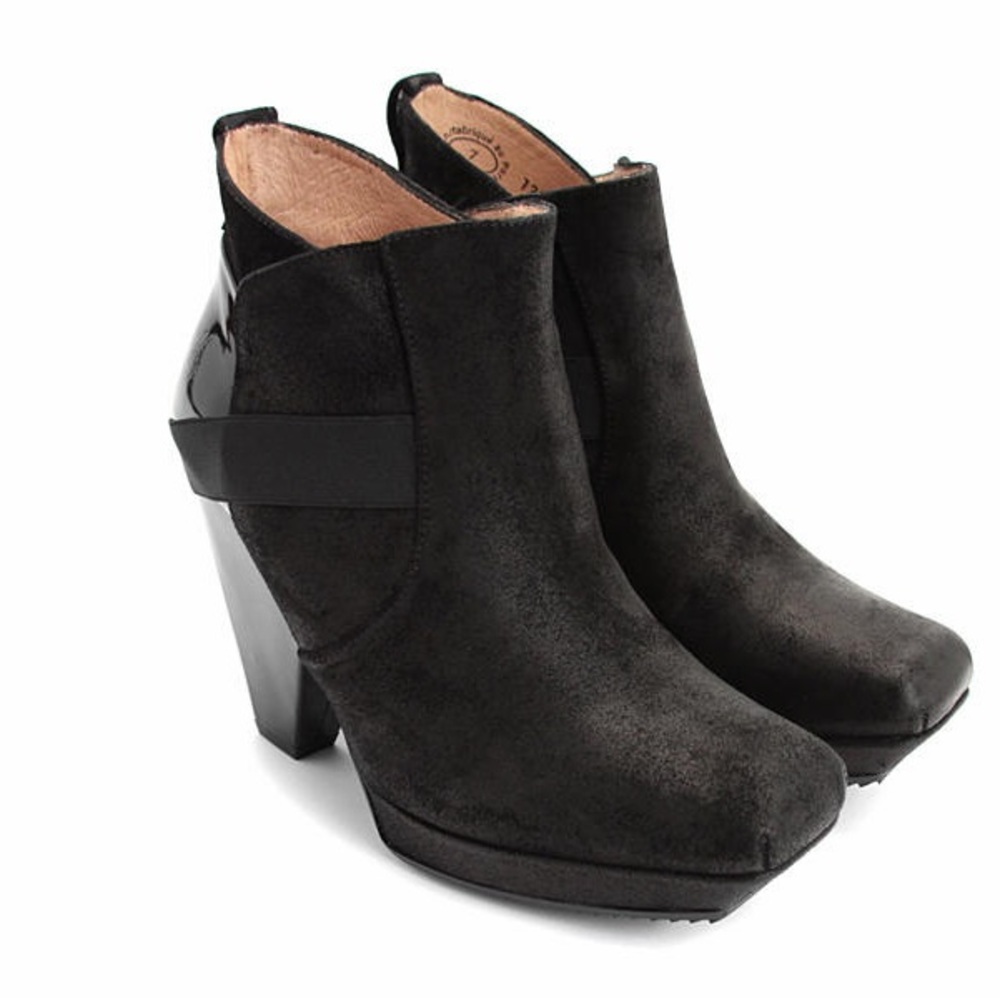 John Fluevog Ladies On Course Astern slip-on ankle booties. Size 39 Euro (9 US).